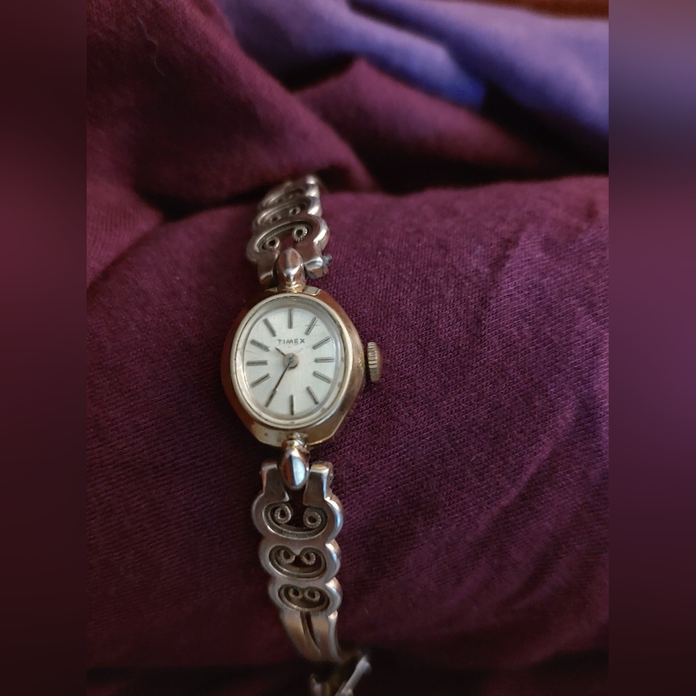 Vintage TIMEX Ladies Wind Up Wrist Watch Stainless Steel